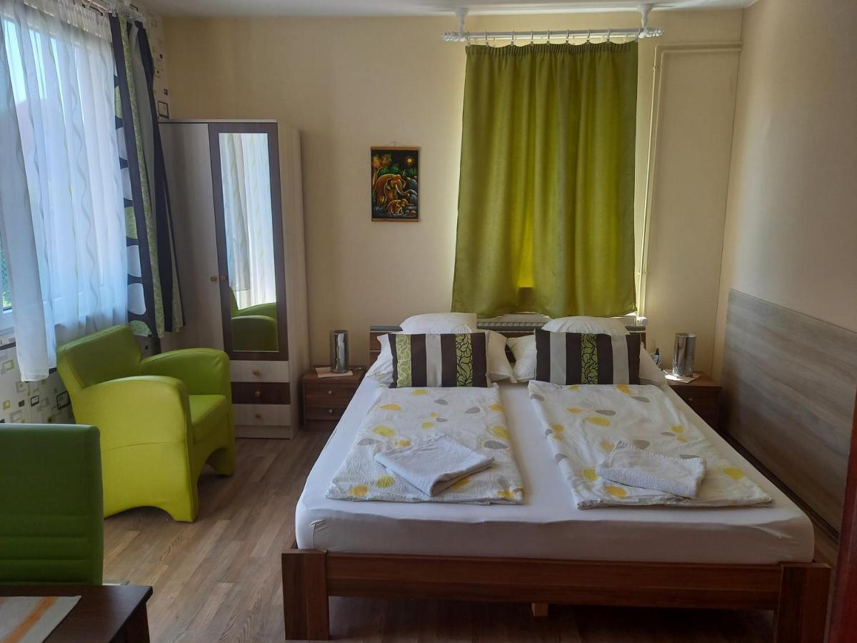 Medea Apartman Buk Exterior photo